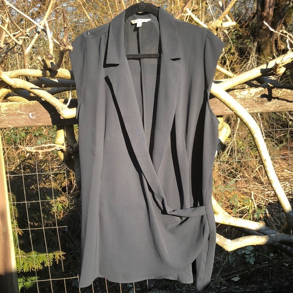 Black Rap Sleeveless Top - Picture 1 of 3